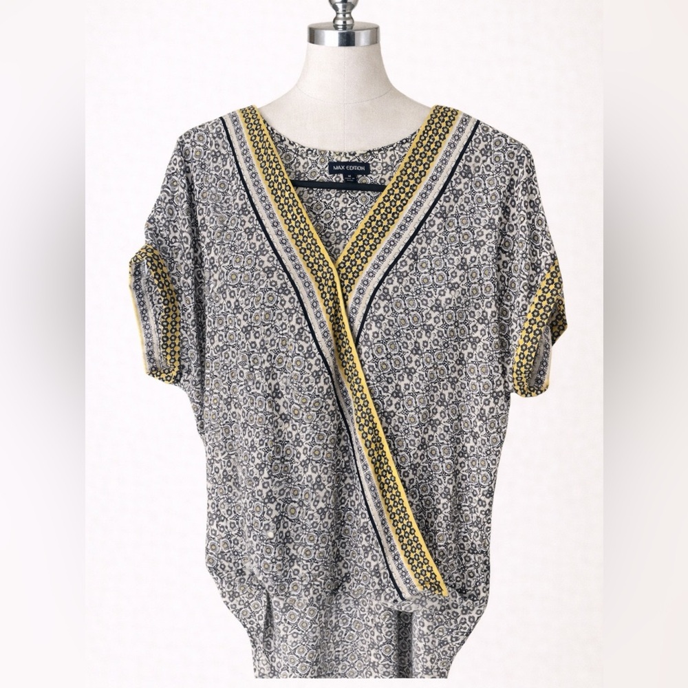 Max Edition Women's Black and Yellow Patterned Med. Top